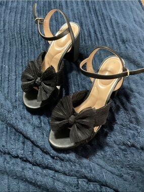 Kelly & Katie Black Bow Block Heel Sandals
